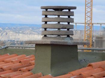 sombrerete antiguo estropeado